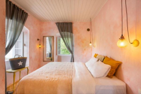Central, Quiet & Romantic Apartment